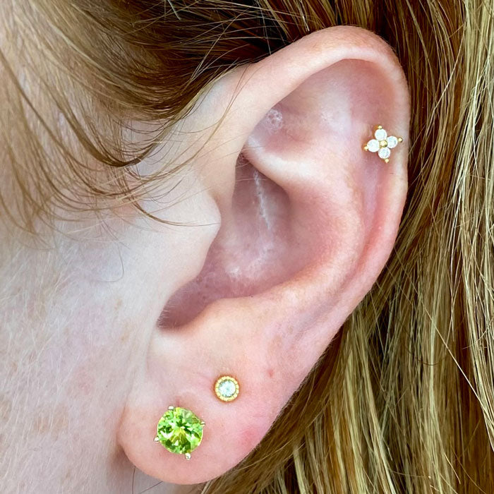 14K Yellow Gold Round Brilliant Peridot Stud Earrings 1.07 Carats
