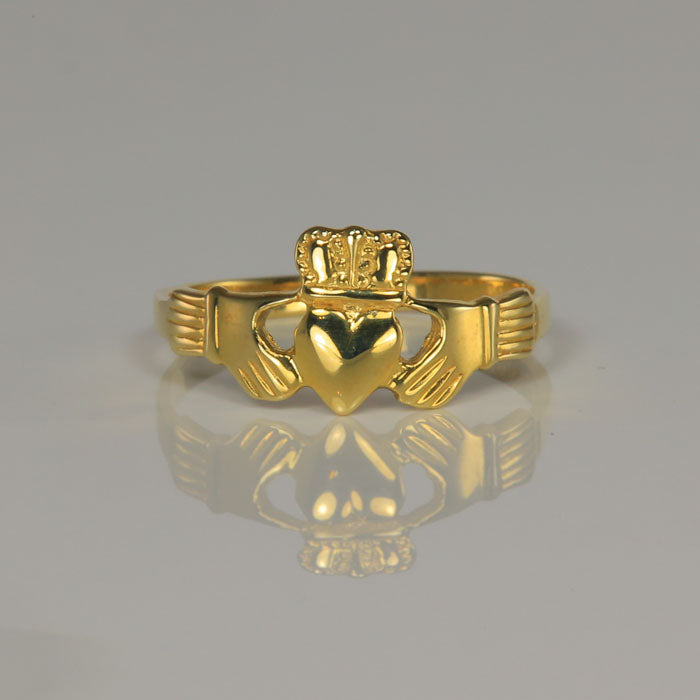 claddagh ring in yellow gold 10k