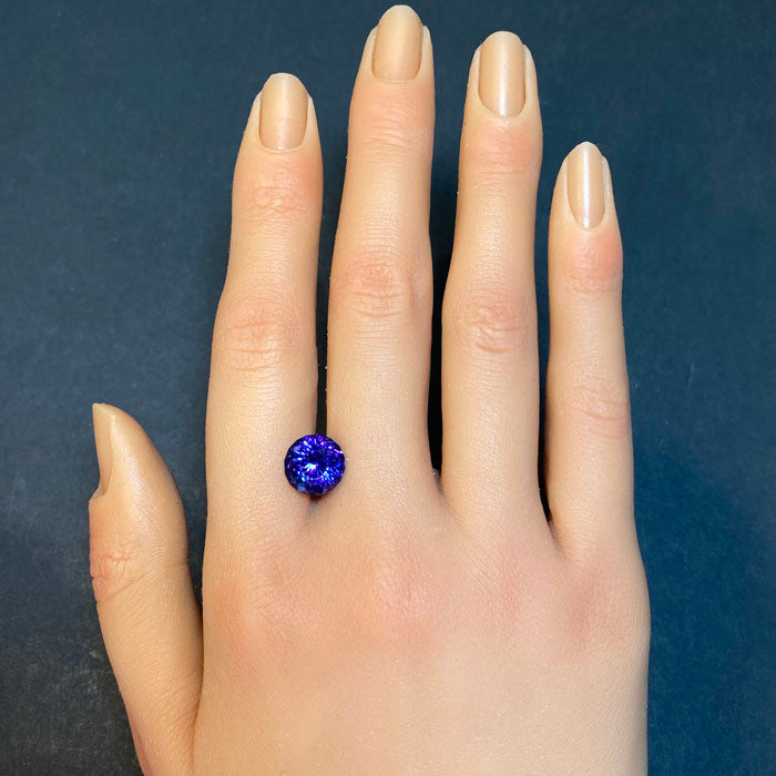 round portuguese cut tanzanite very brilliant