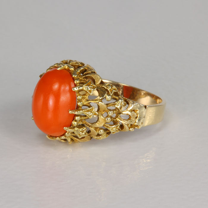 vintage coral ring in yellow gold