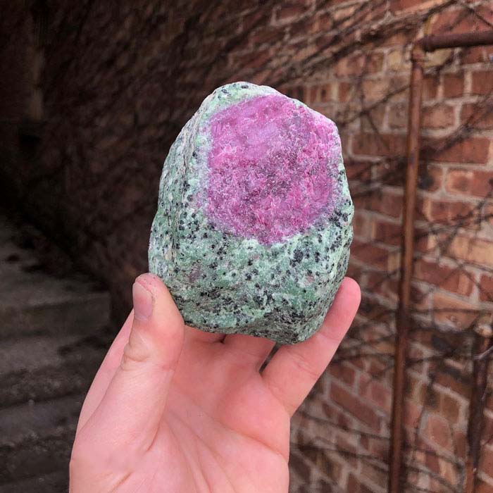 Ruby Crystal in Zoisite 916g