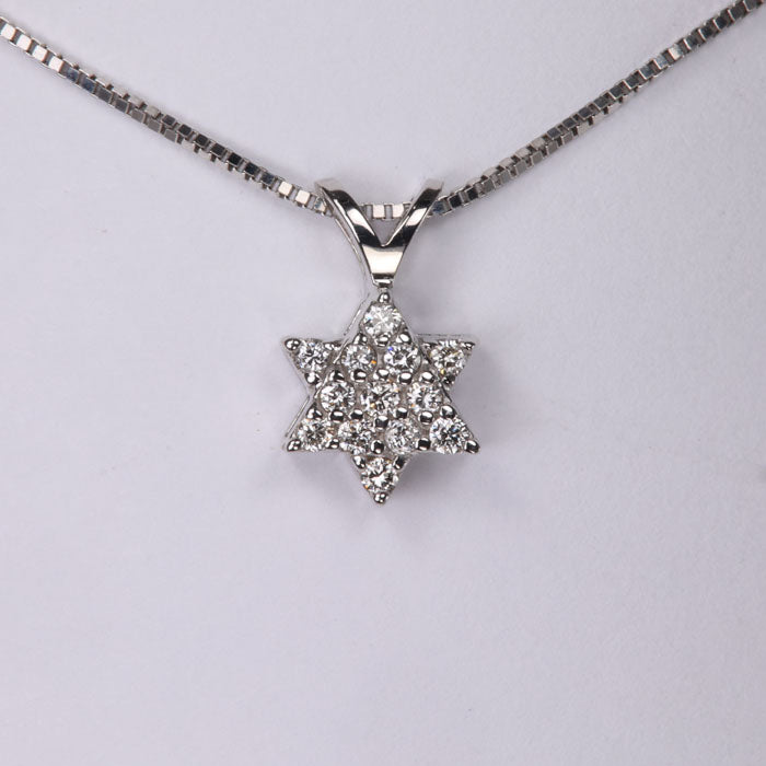 star pendant in white gold with diamonds