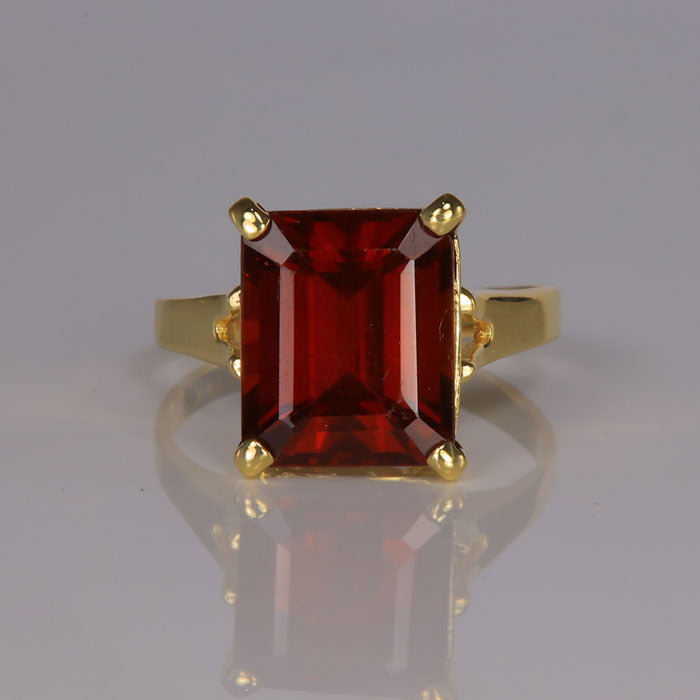 estate ring large garnet in yellow gold