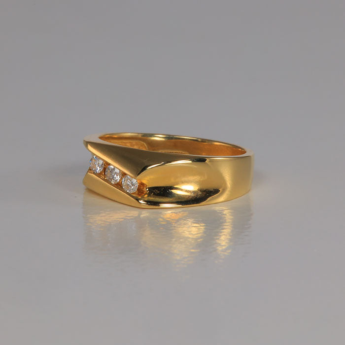 yellow gold ring with diamonds 