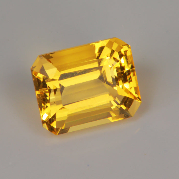 golden yellow beryl gemstone emerald cut