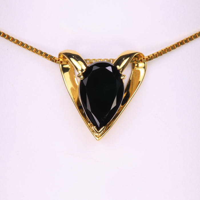 pear shape onyx pendant yellow gold