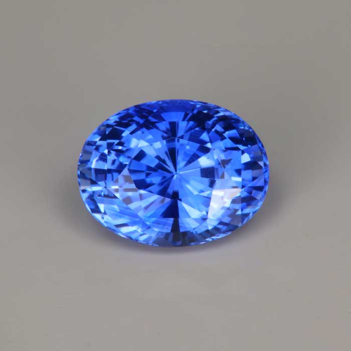 Oval cut gemstone ceylon sapphire 