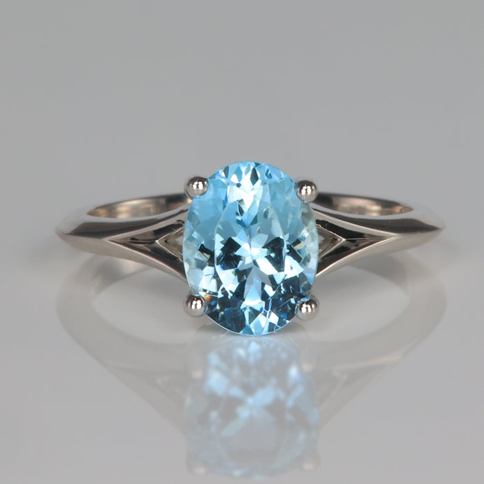 aquamarine solitaire ring in platinum