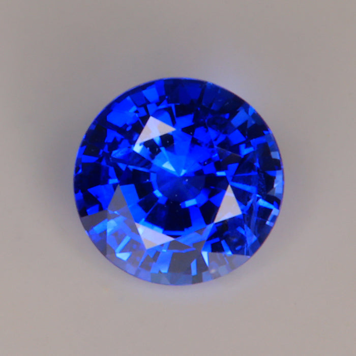 fine blue sapphire gemstone from sri lanka round brilliant cut 