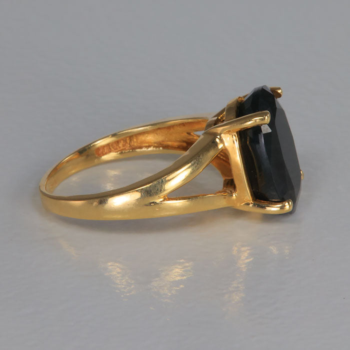 estate ring sapphire and yellow gold