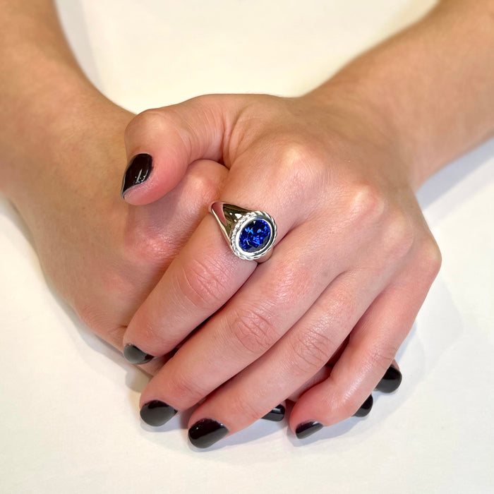 white gold ring with tanzanite gemstone