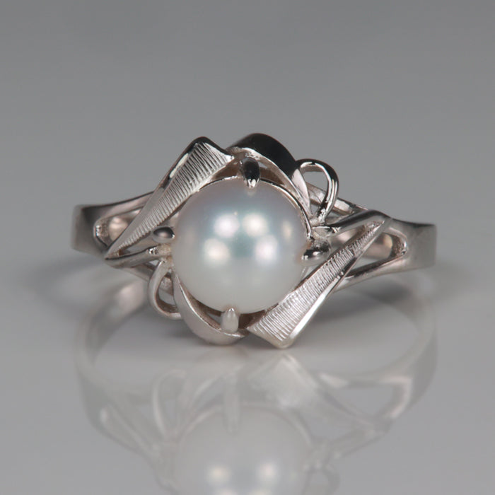 pearl and white gold estate ring