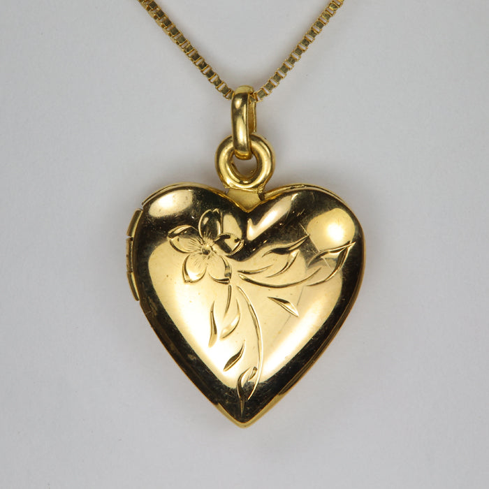 14K yellow gold heart locket