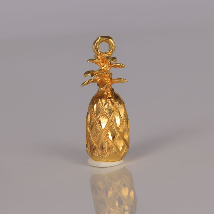 pineapple pendant in yellow gold