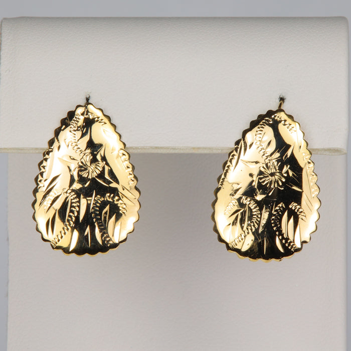 fan earrings with scallop edge