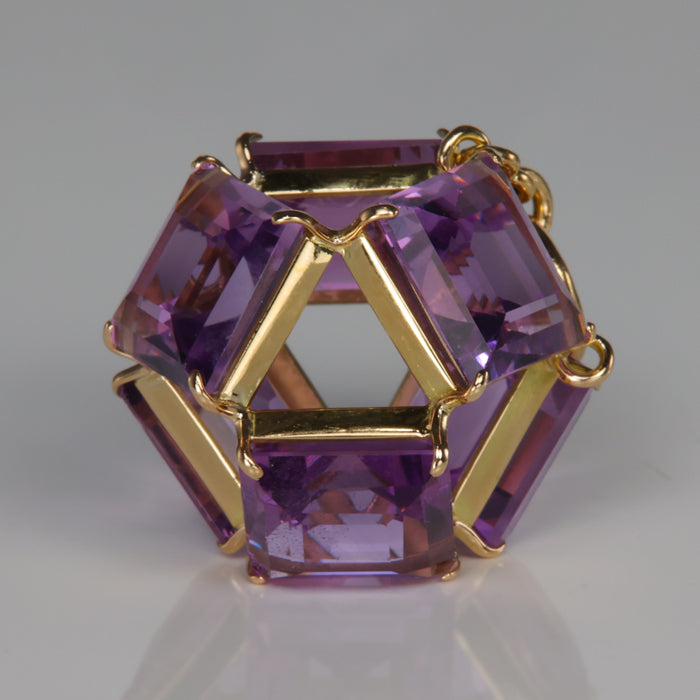 unique amethyst pendant geometric shape in yellow gold 