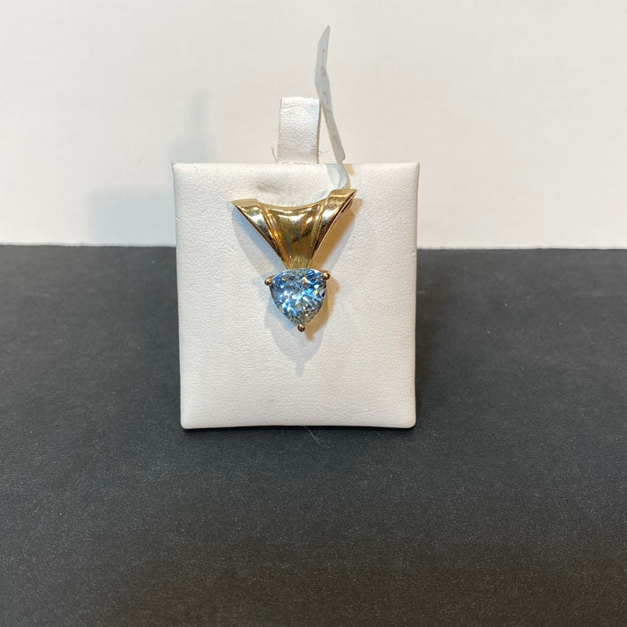 yellow gold and aquamarine pendant