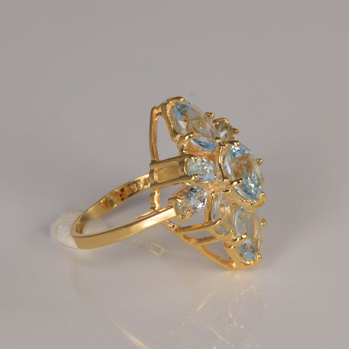 yellow gold and aquamarine ring