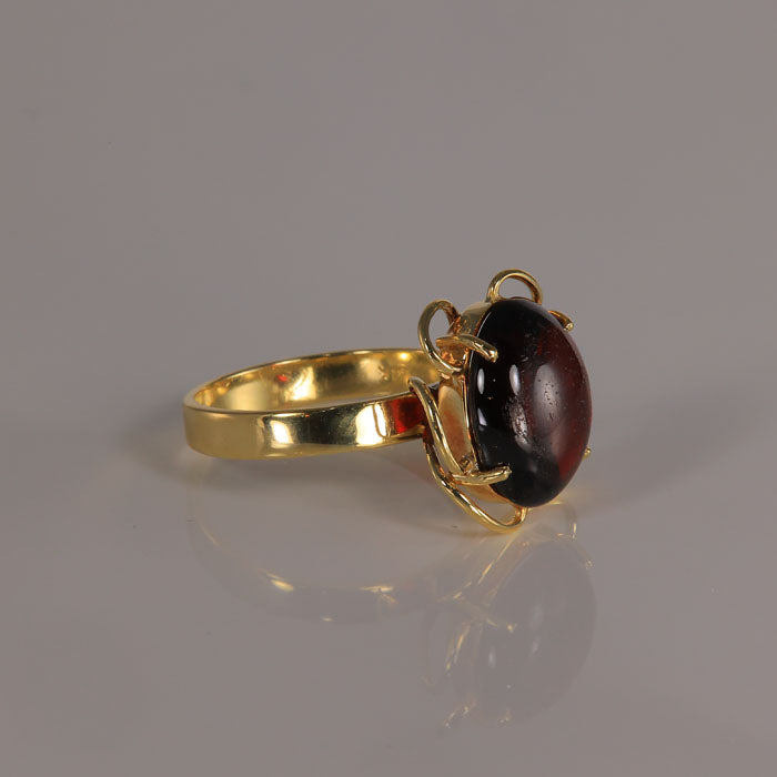 yellow gold oval cabochon garnet estate ring