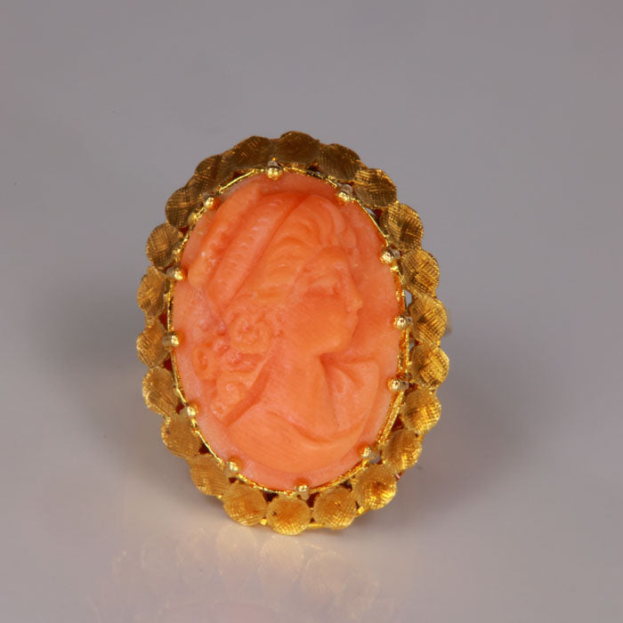 cameo ring coral in yellow gold