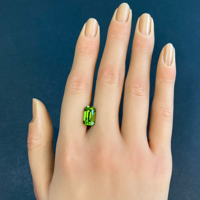 green peridot gem