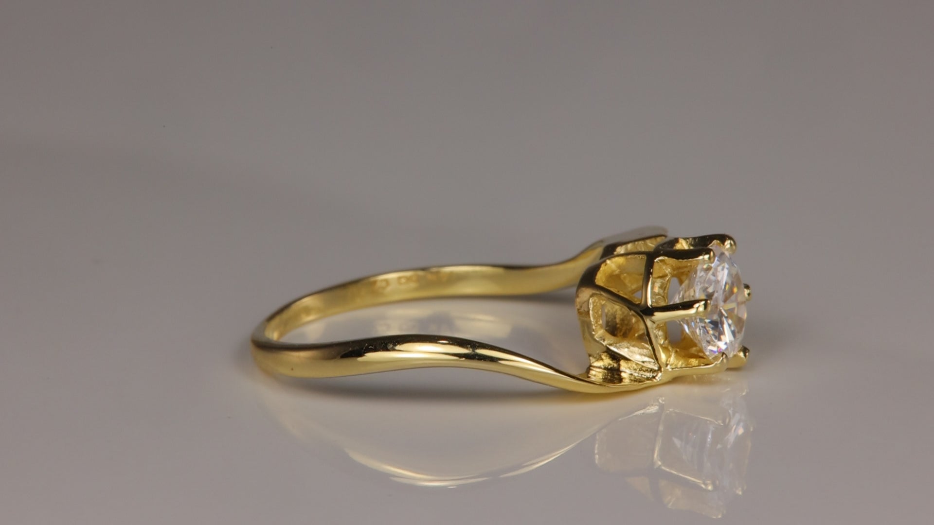 14K Yellow Gold Round Brilliant Cubic Zirconia Solitaire Ring