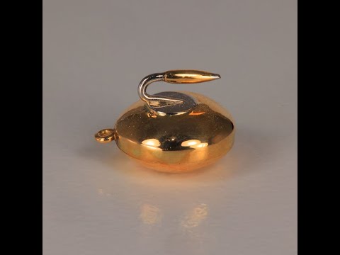 18K Yellow Gold Curling Stone Pendant