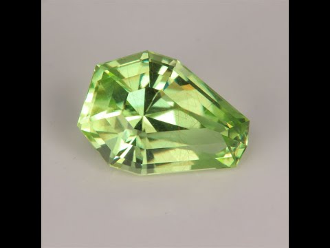 4.00ct Stepped Shield Peridot Gemstone