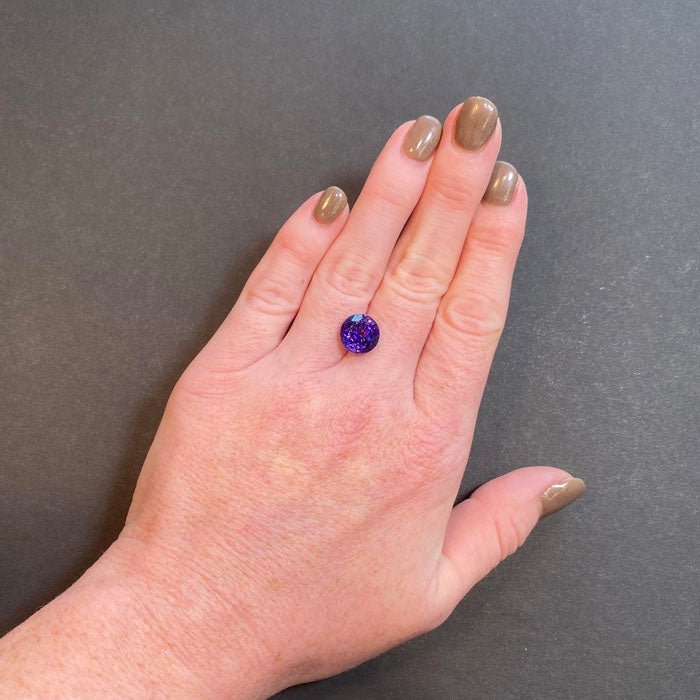 round brilliant tanzanite