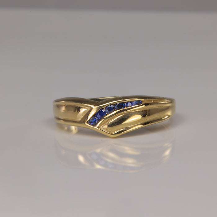 sapphire ring yellow gold gemstones