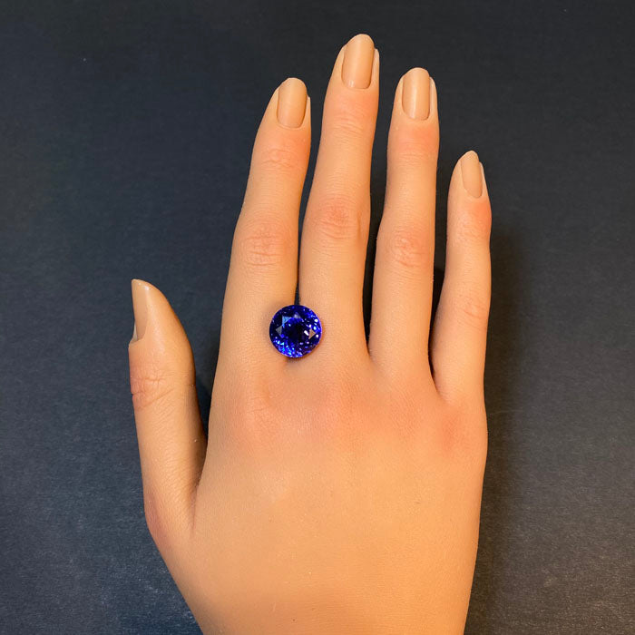 round cut tanzanite blue