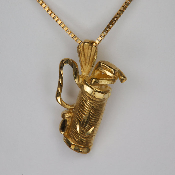 necklace pendant golf bag design in yellow gold