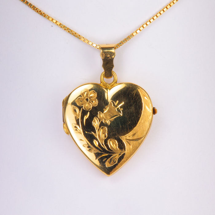 locket with floral engraving heart shape