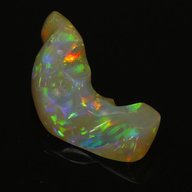 Opal Sculpture 13 Carats With Outstanding Colors