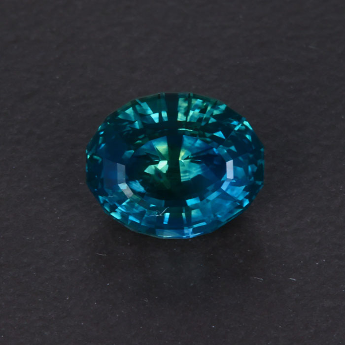 Green/Blue Stpped Oval Sapphire Gemstone 2.26 Carats