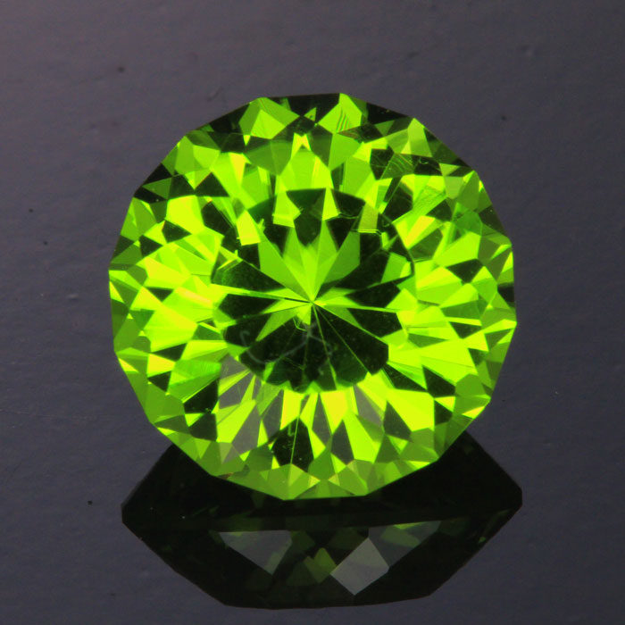 Green Portuguese Round Brilliant Peridot Gemstone 6.55 Carats